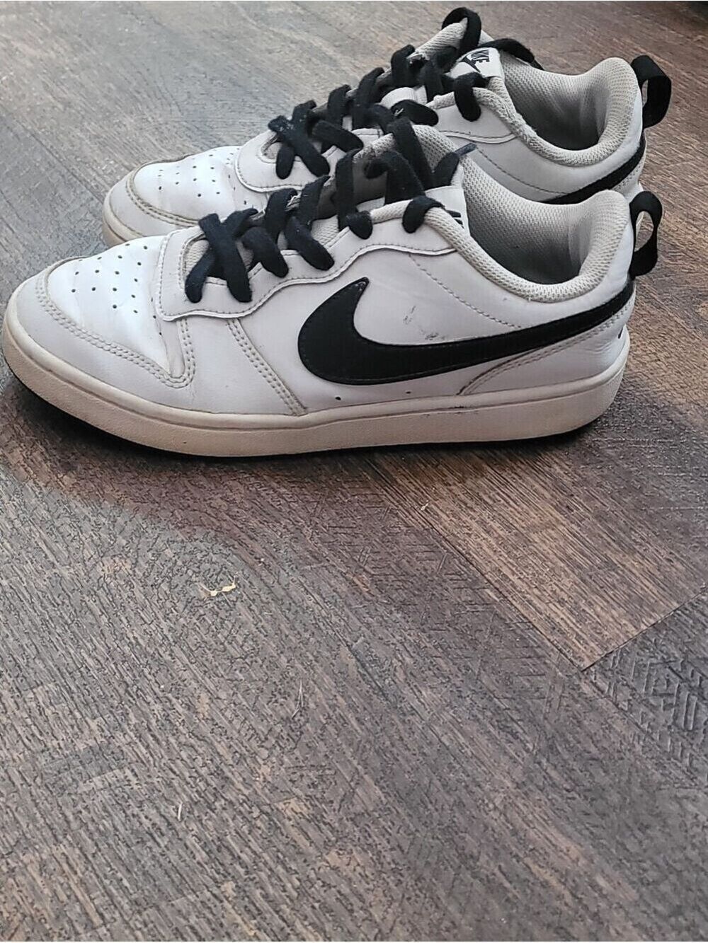 Nike Men’s White and Black Low Top Sneakers with Swoosh